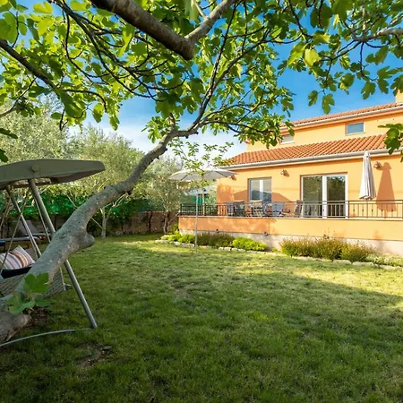 Дом отдыха House Toici Nenadici (Krk)