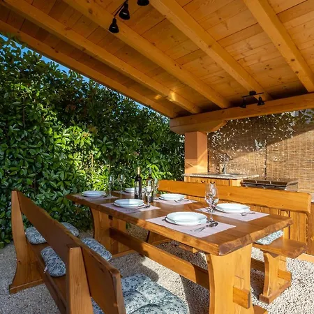 House Toici بيت للعطل Nenadici (Krk)