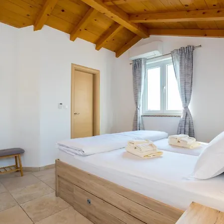 House Toici Nenadici (Krk)