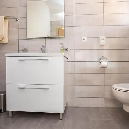 House Toici Nenadici (Krk)