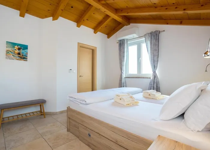 House Toici Nenadici (Krk)