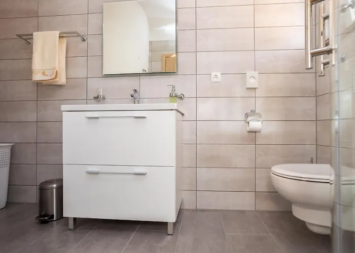 House Toici Nenadici (Krk)